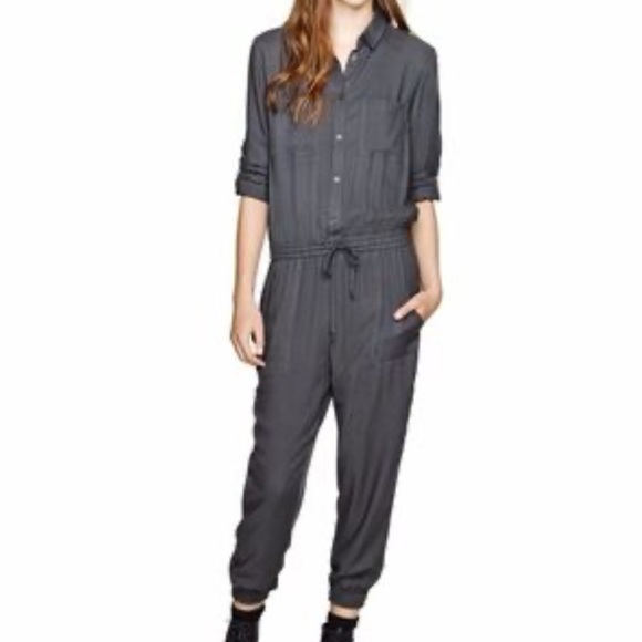 Aritzia Talula Long Sleeve Pant Elastic Waist Button Up Pockets Jumpsuit Romper - Picture 1 of 12